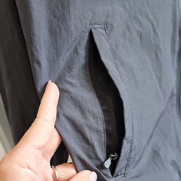 Zara Charcoal Gray Raincoat with Hood and Full-Length Zipper - Picture 4 of 6